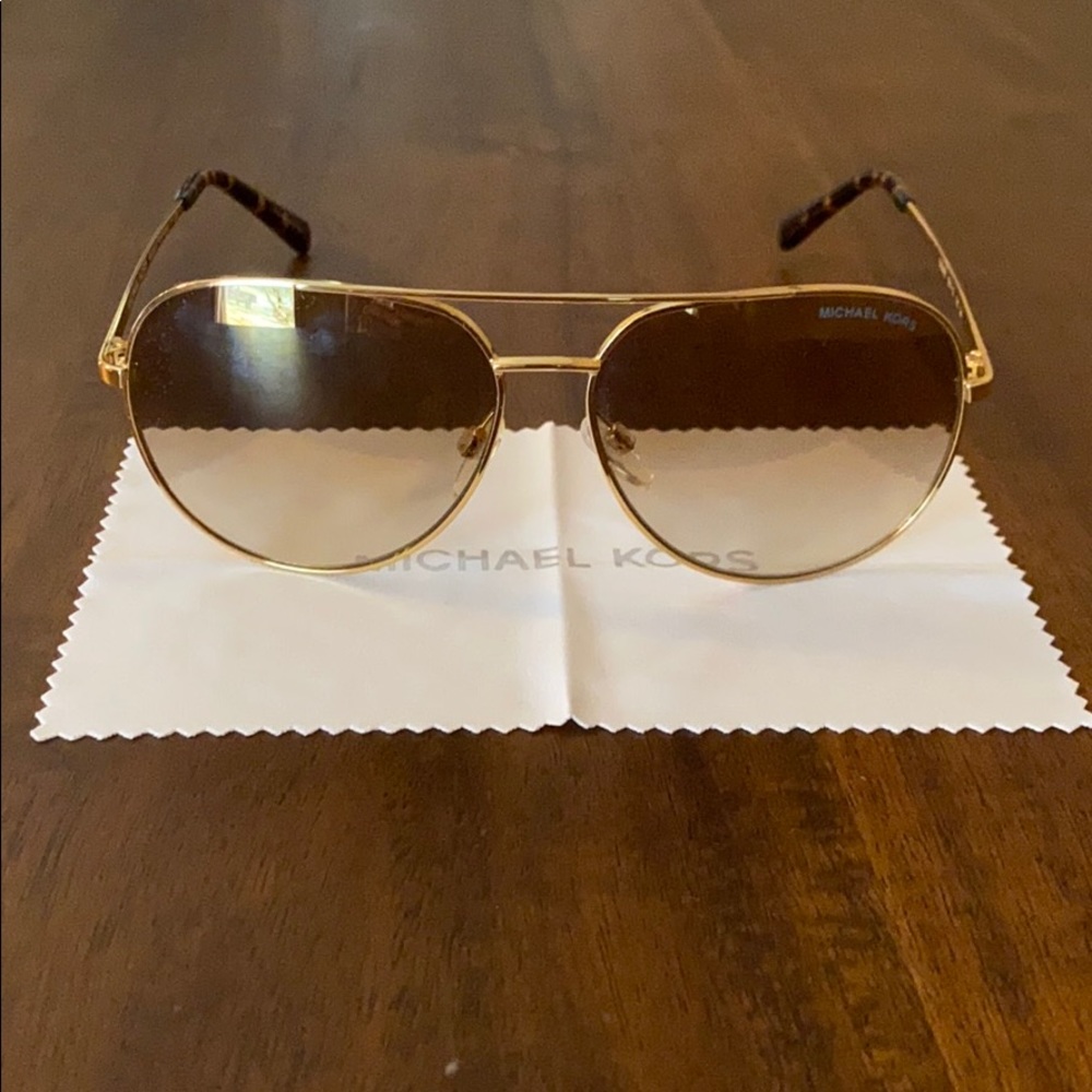 Michael Kors Kendall Collection - Picture 2 of 3
